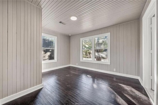 Building Photo - 2707 Cliff St