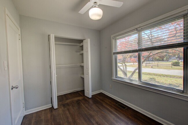 Building Photo - 200 Cynthia Dr