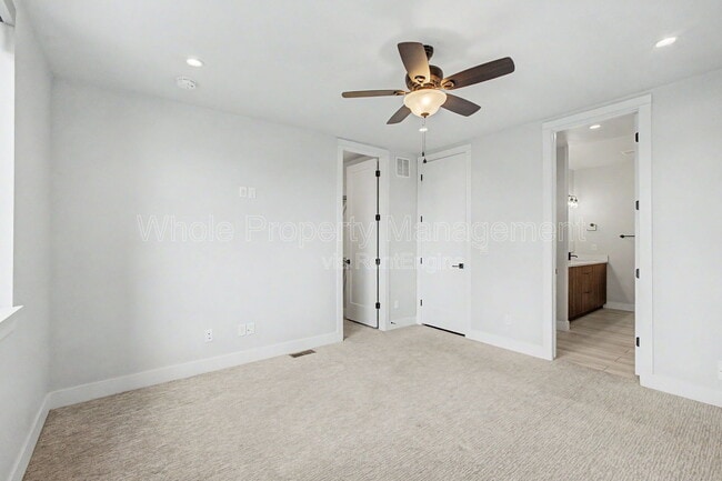 Building Photo - 4339 Kalamath St