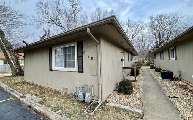 Primary Photo - 2112 N Jefferson Ave