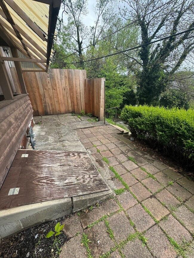 Primary Photo - 1023 Nesbit Ave