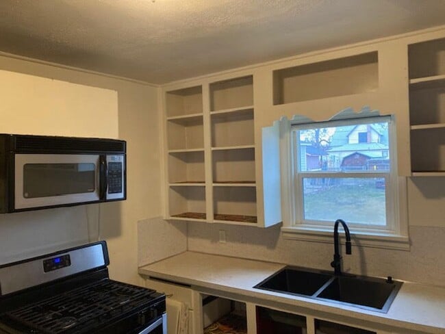 Building Photo - Great location, 2 bedroom home for rent