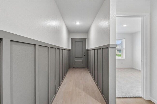 Building Photo - 3188 Dispatch Dr