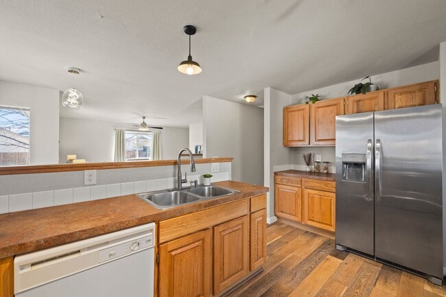 Building Photo - Charming 4-Bedroom Ranch with Low-Maintena...