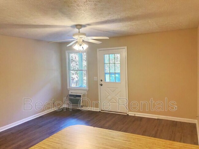 Building Photo - 213 William Bradford Pl