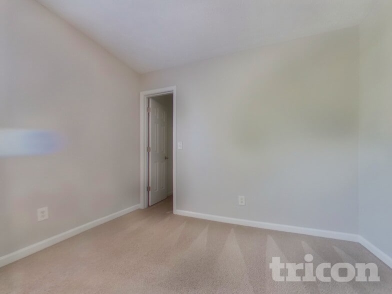 Building Photo - 156 Bridgestone Ln
