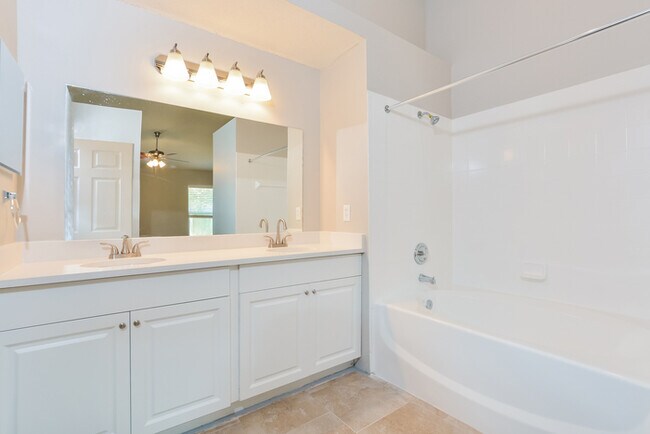 Building Photo - 2102 Shannon Lakes Blvd