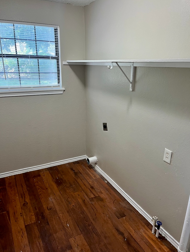 Building Photo - 7717 Corina Dr