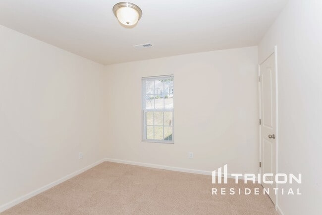 Building Photo - 322 Olde North Church Dr