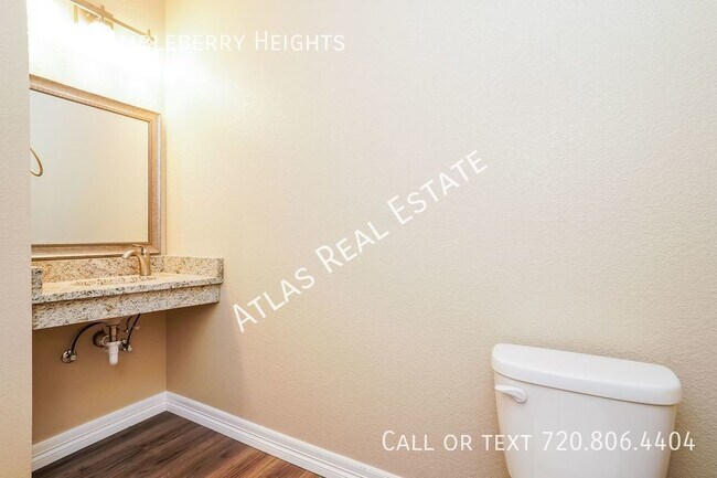 Building Photo - *FEBRUARY RENT FREE* 3 bedroom 2.5 bathroo...