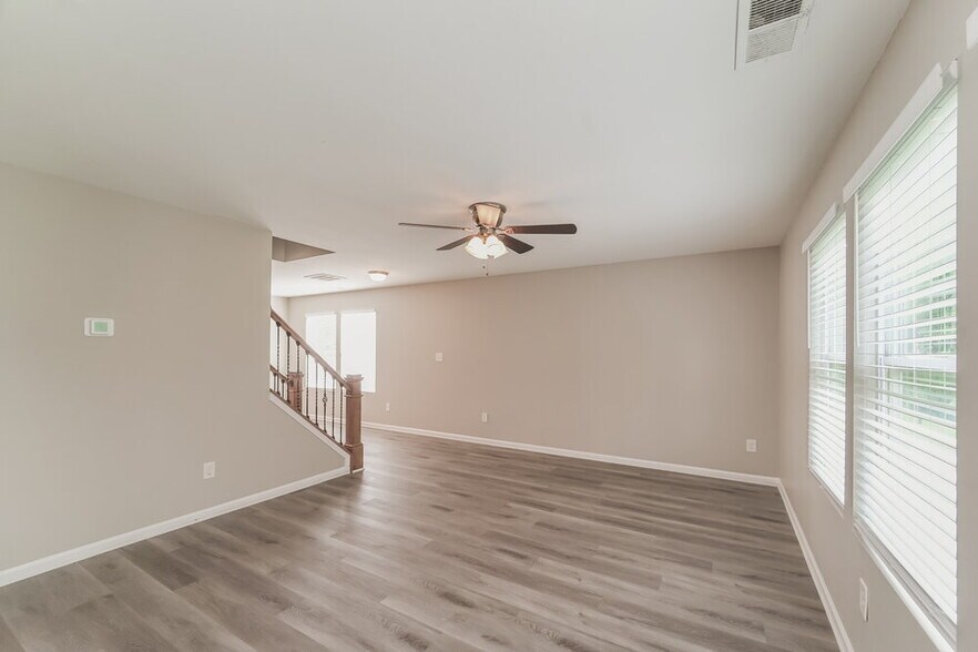 Building Photo - 5512 Twin Brook Dr