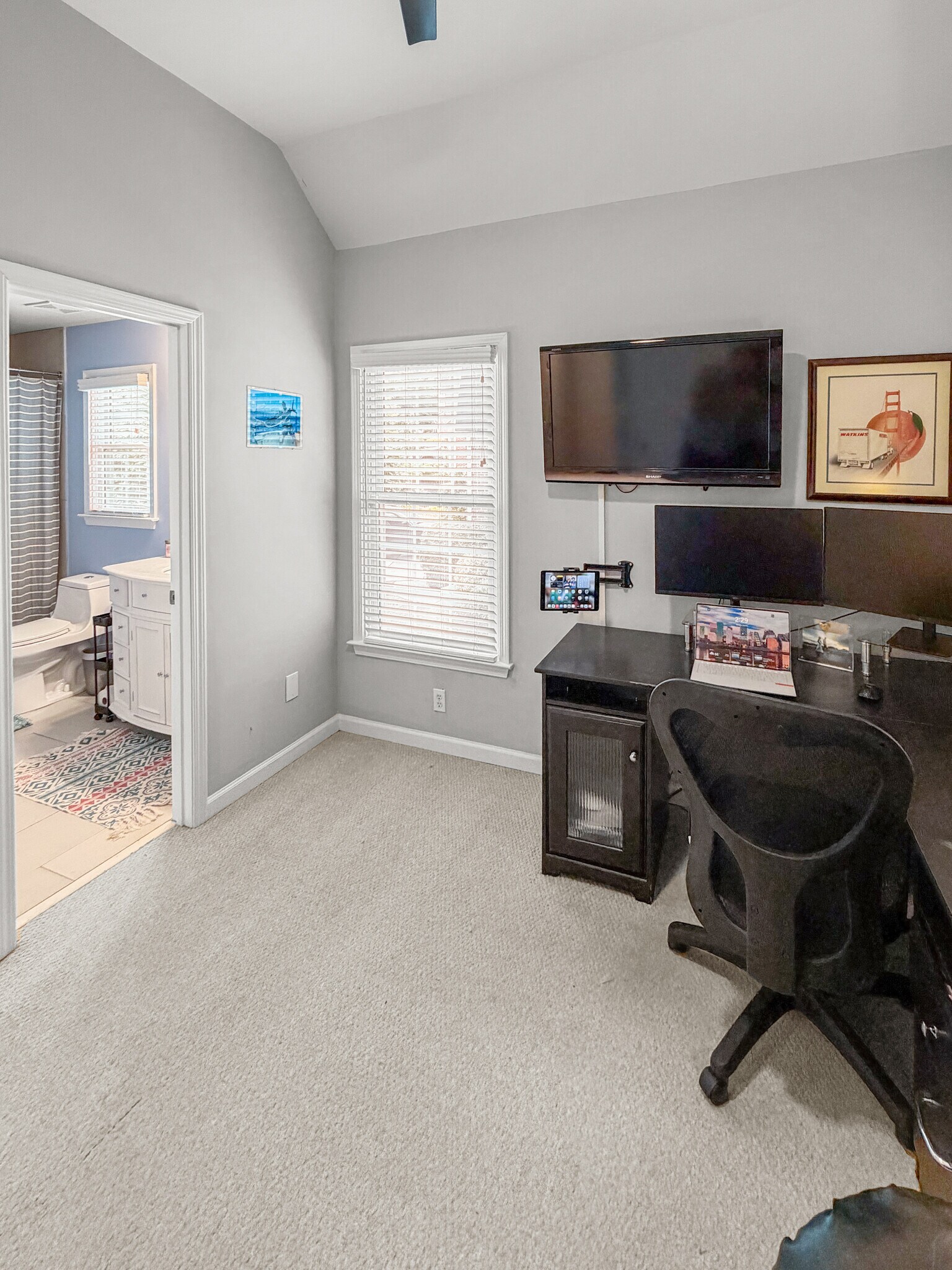 Building Photo - 1106 Glenrose Dr SE