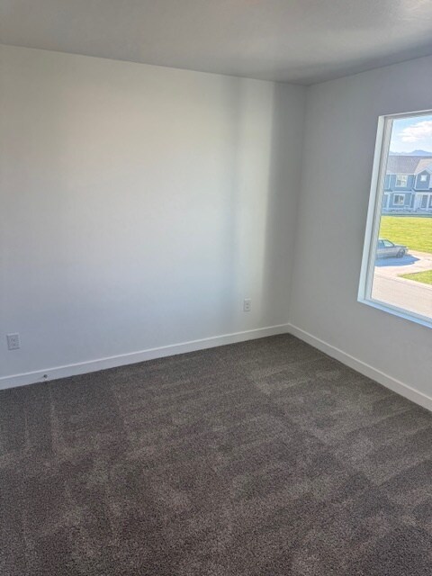 Building Photo - 877 E Oakum Ln