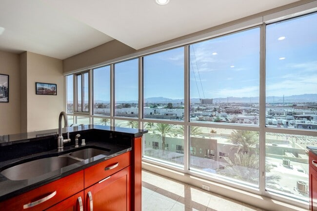 Building Photo - 4575 Dean Martin Dr