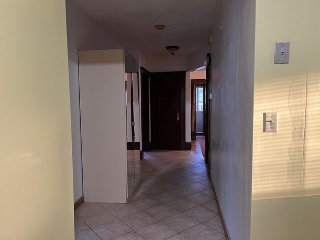 Building Photo - 8 Hill St