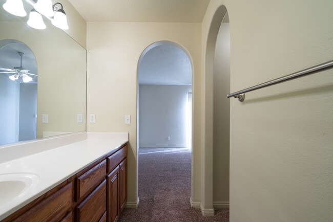 Building Photo - Five bedroom, three bath, 2,300 sq ft town...