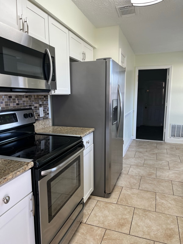 Building Photo - 8622 Brackenwood Dr