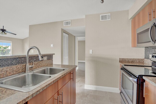 Building Photo - 1215 Crystal Way