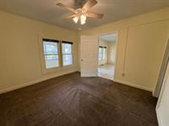 Building Photo - 311 N Bloxham Ave