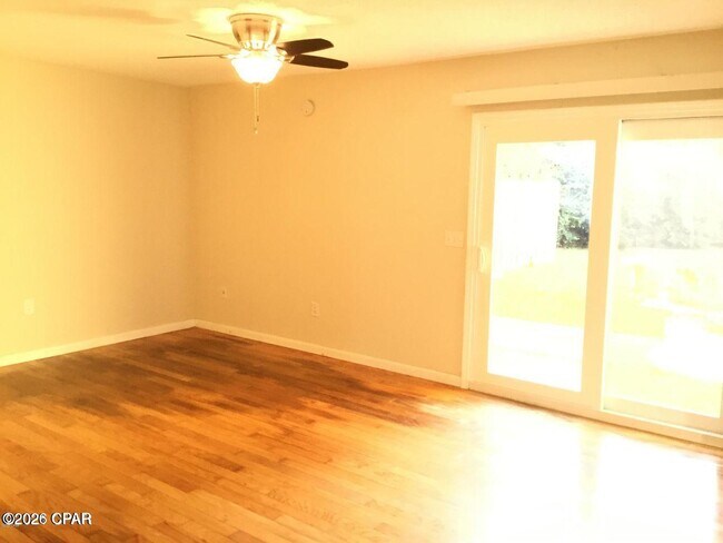 Building Photo - 1025 W 19th St