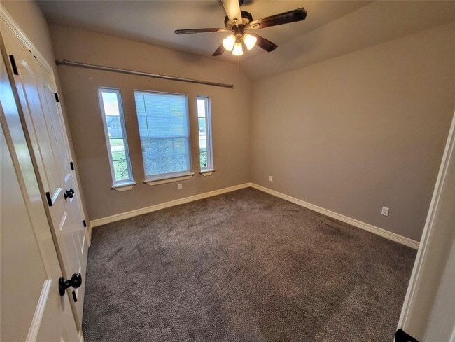 Building Photo - 102 Liberty Ln