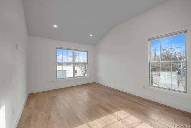 Building Photo - One Manhasset Ave