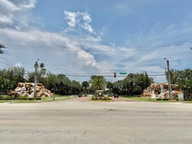 Building Photo - 6411 Via Rosa