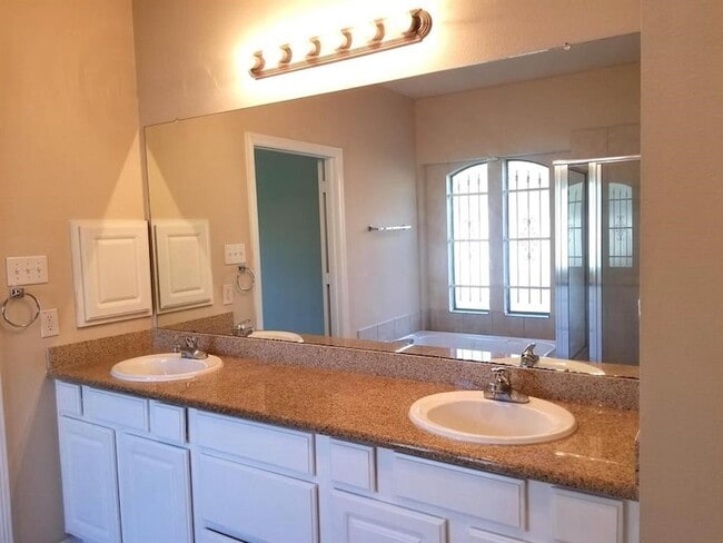 Building Photo - 25406 Archdale Ct
