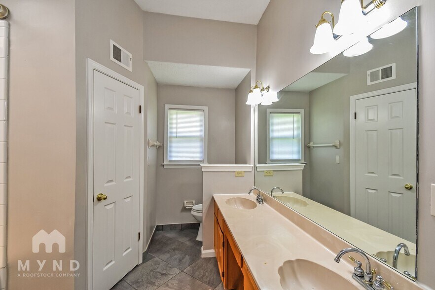 Building Photo - 7166 Abbey Cove