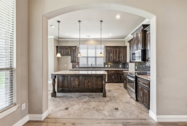 Building Photo - 16433 Stillhouse Hollow Ct