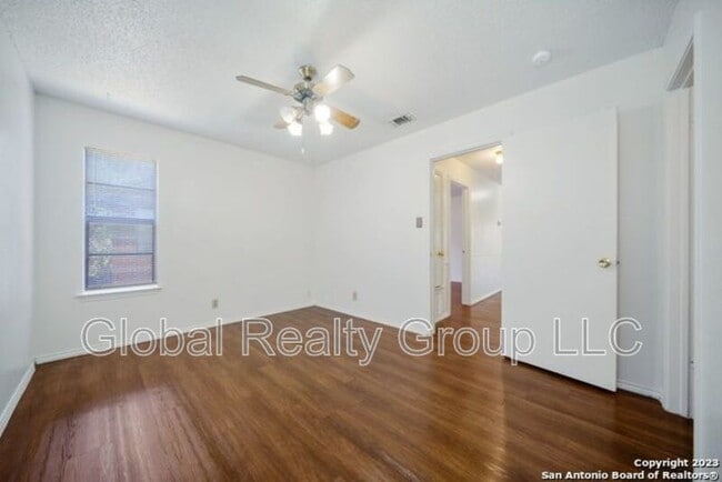 Building Photo - 818 Station St