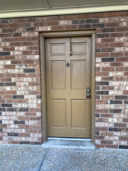 Front Door - 3320 N Arnoult Rd