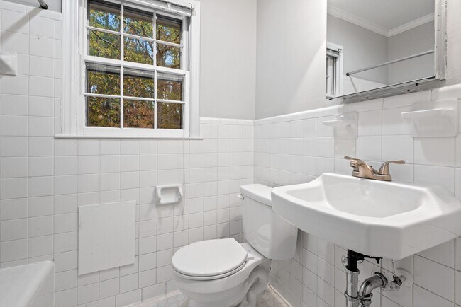 Building Photo - Available 5/9! Charming & Convenient Brick Ranch