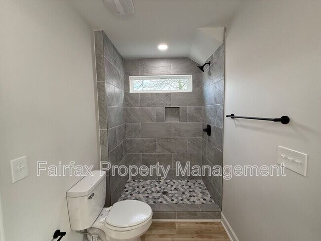 Building Photo - 312 Price Ave