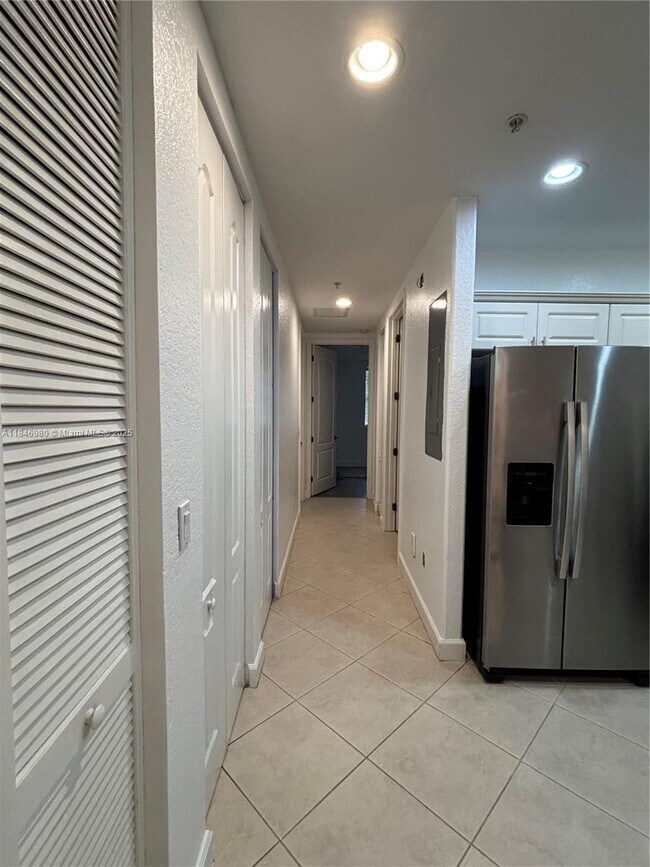 Building Photo - 413 SW 147th Ave