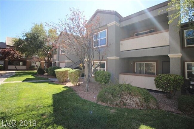 Primary Photo - 555 E Silverado Ranch Blvd