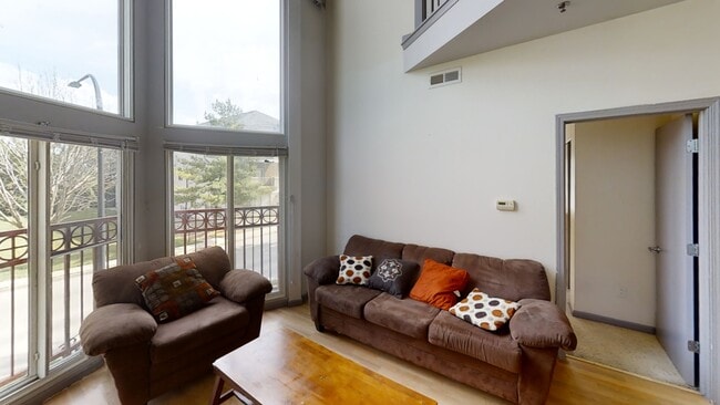 Building Photo - 401 W Springfield Ave