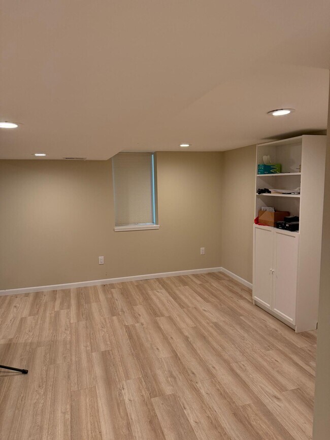 Building Photo - 3925 Waldenwood Dr