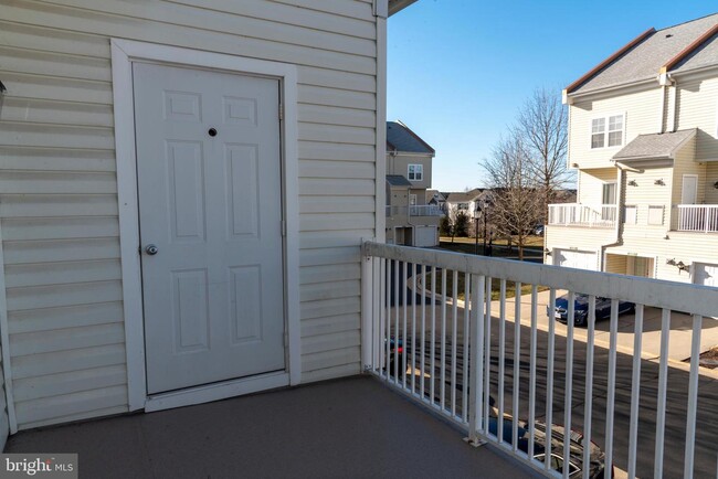 Building Photo - 42425 Goldenseal Square