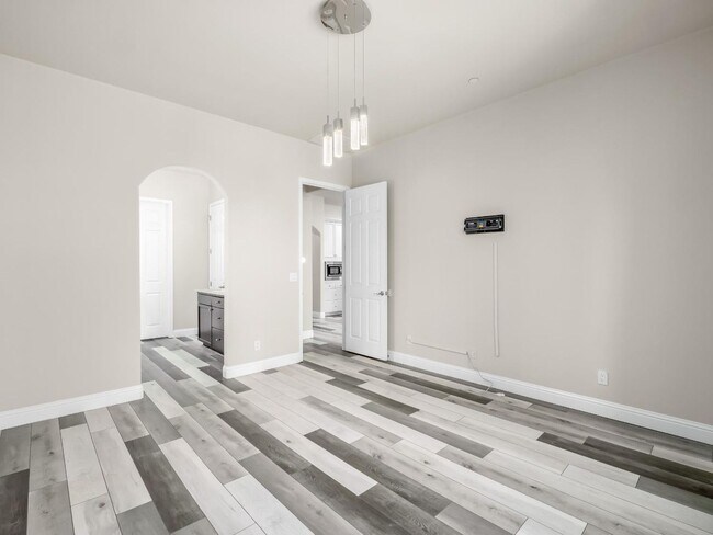 Building Photo - Beautifully Updated 4 Bedroom, 2.5 Bath in North Fresno