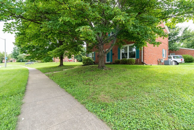 Building Photo - 2333 Alexandria Dr