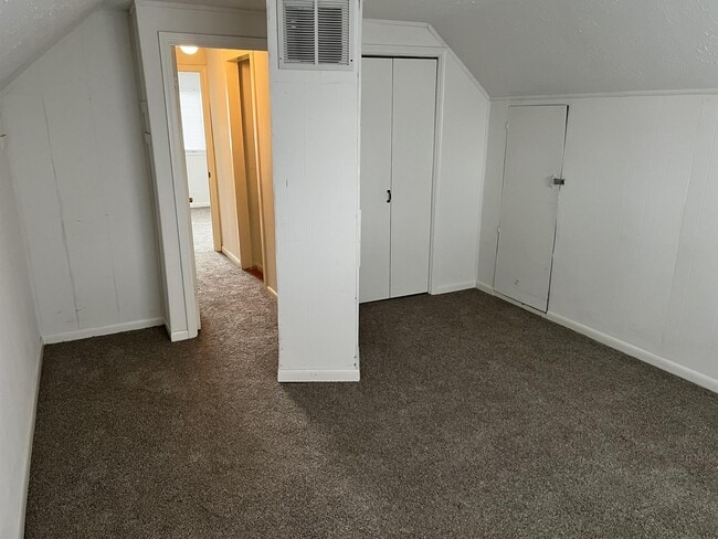 Building Photo - 3122 Commander Dr