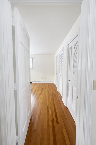 Building Photo - 520 Murray Hill Rd