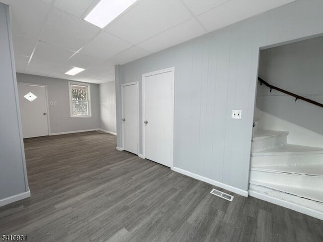 Building Photo - 65 Davis St