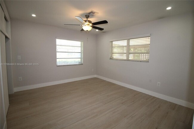 Building Photo - 4540 SW 15th St