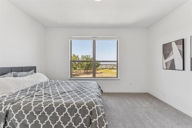 Building Photo - 253 Rosetta Lp