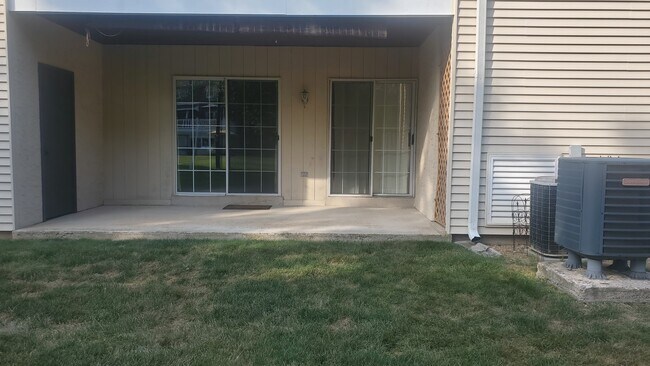 Building Photo - 151 Valley Greene Cir