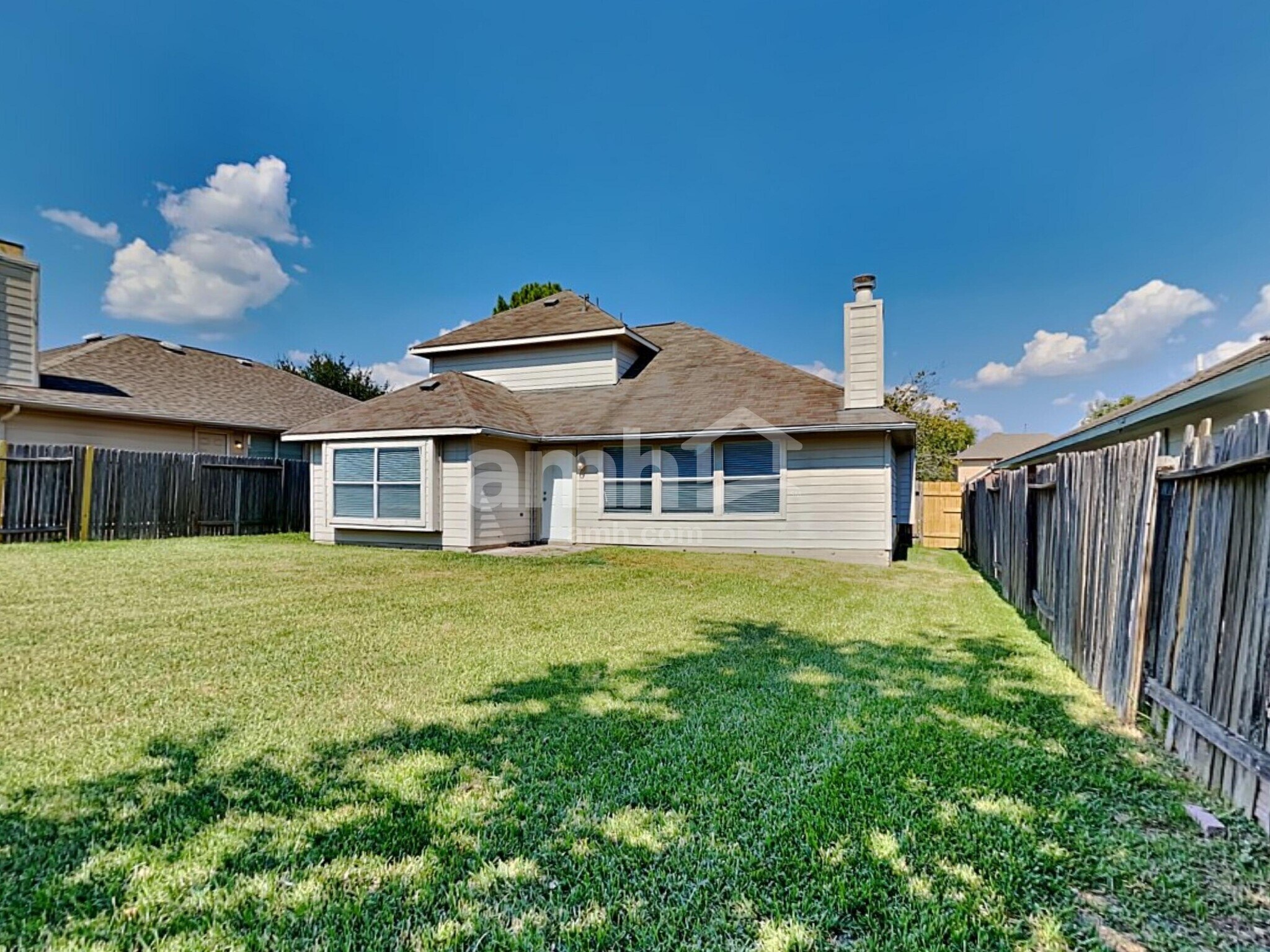 Building Photo - 18439 Sunrise Oaks Ct