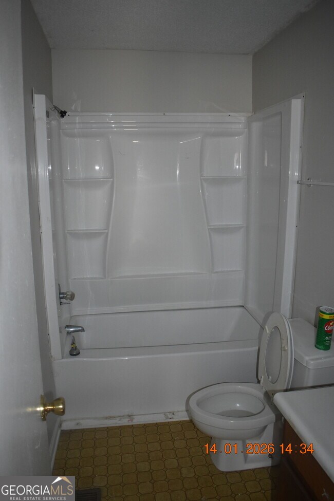 Building Photo - 4934 Log Cabin Dr