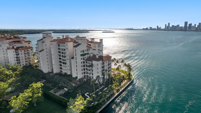 Building Photo - 5365 Fisher Island Dr